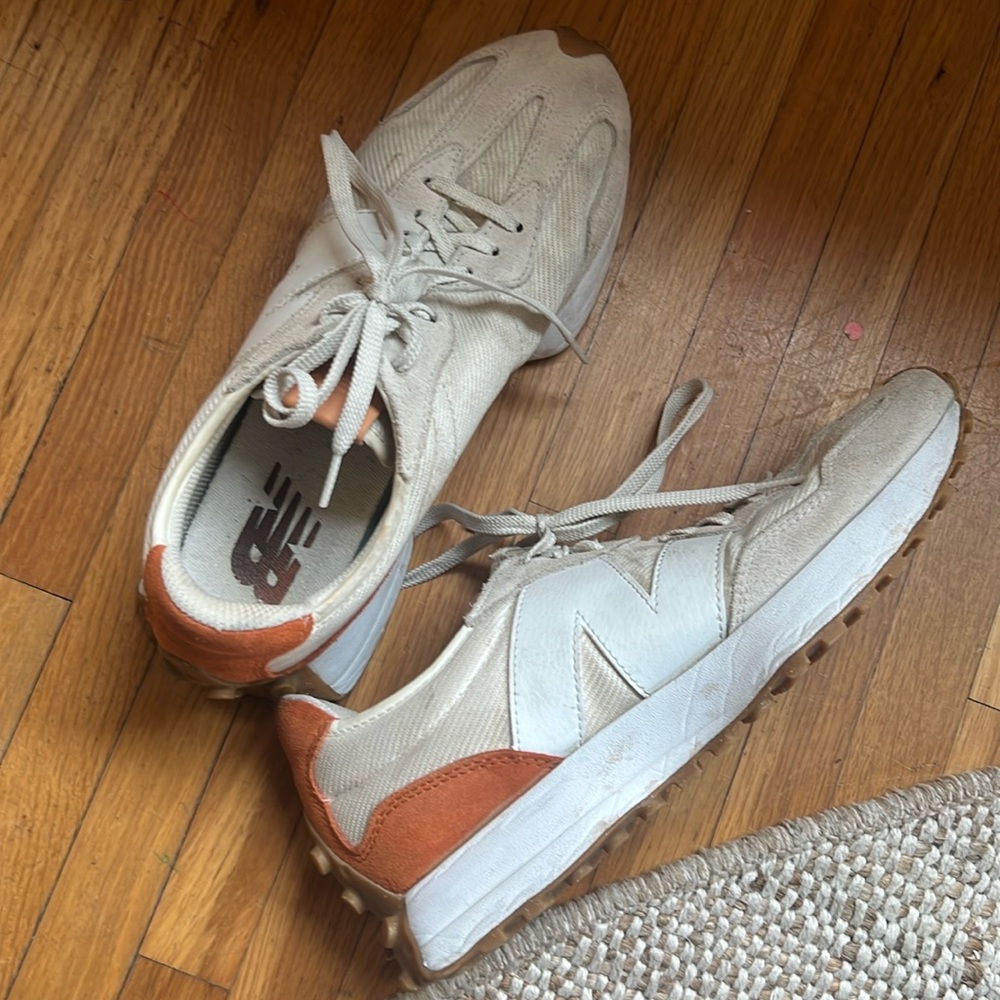 New Balance 327 Sneakers